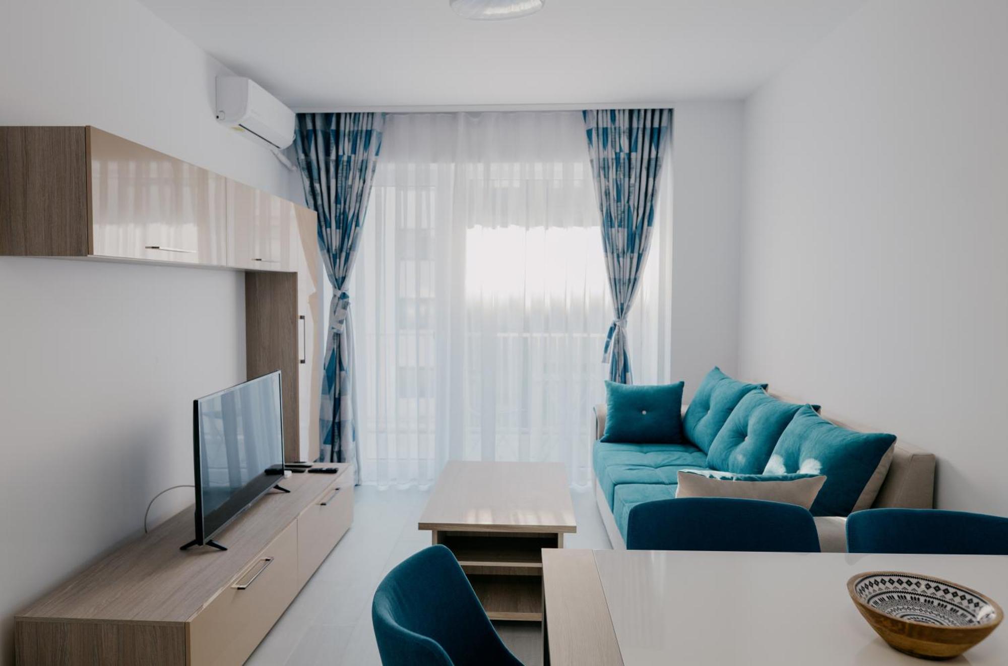 Royal Blue Property Oradea Exteriör bild
